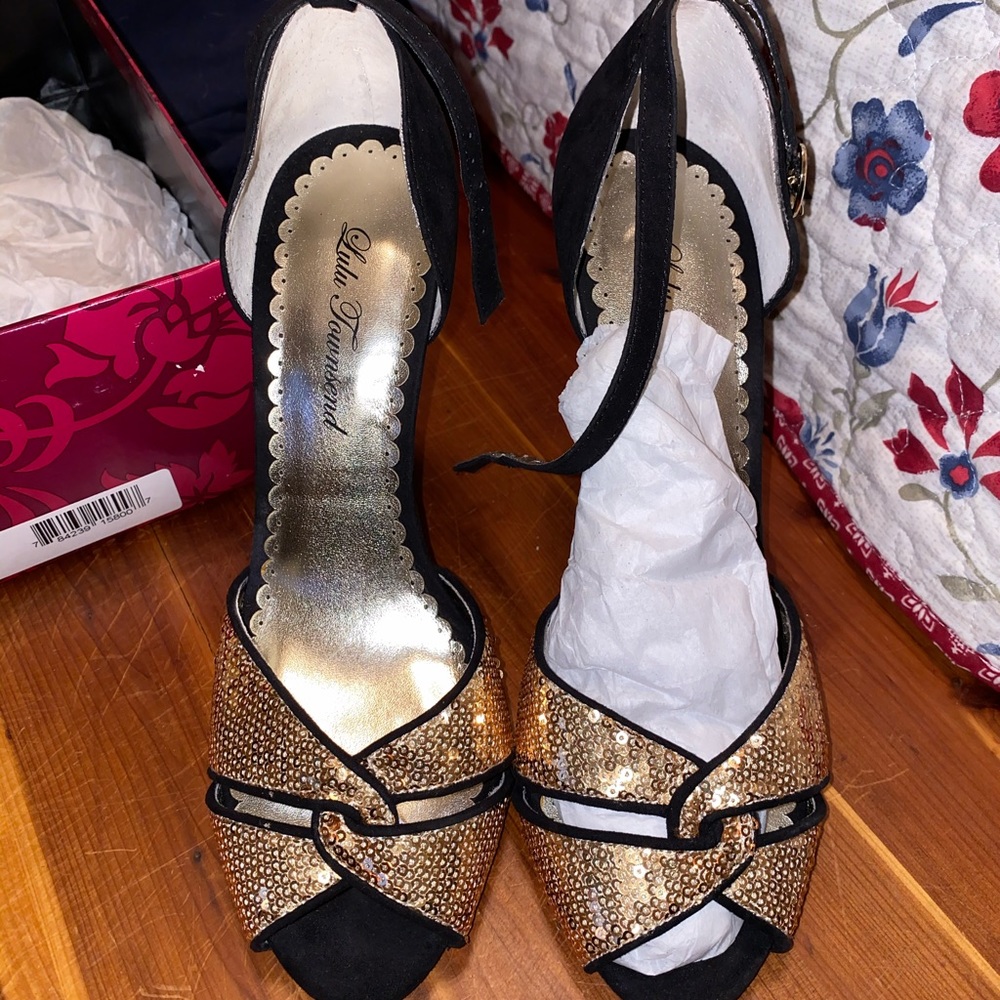 Black and Gold high heels